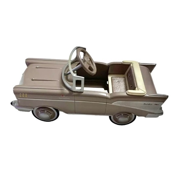 Hallmark Kiddie Car Classics '57 Chevrolet Bel Air 1:18 Mini Pedal Model HT2 - Picture 2 of 5